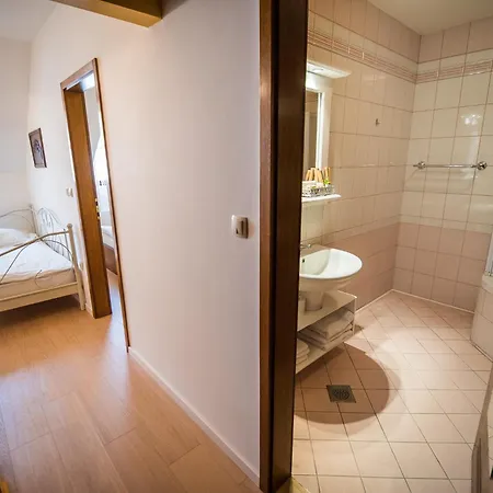 Splavar 3* Брежице