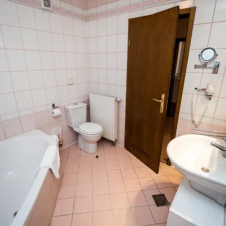 Splavar Отель